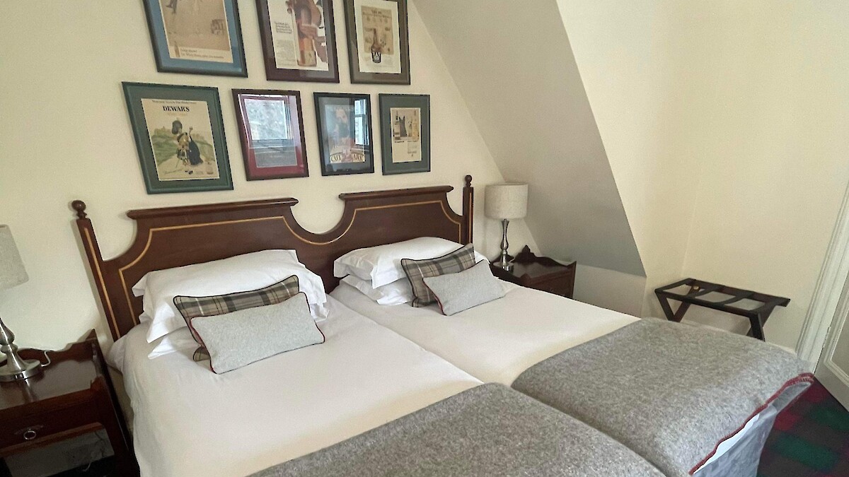 The Highlander Inn and Whisky Bar
