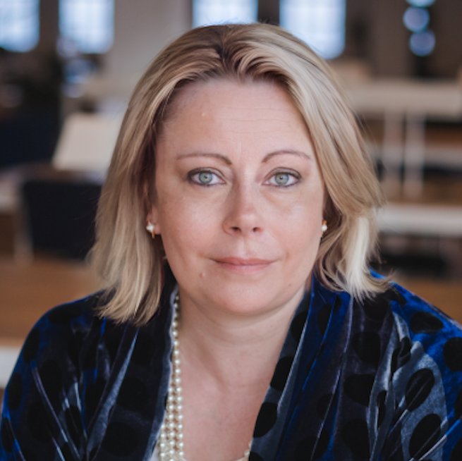 Helen Foord, brings a unique perspective, communication and marketing expertise, and unwavering enthusiasm for Speyside’s whisky to the team.