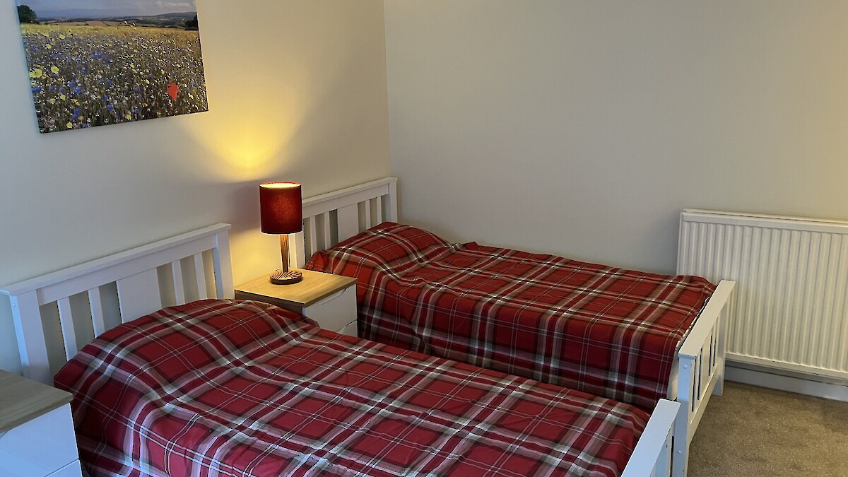 Twin en-suite room with kitchenette