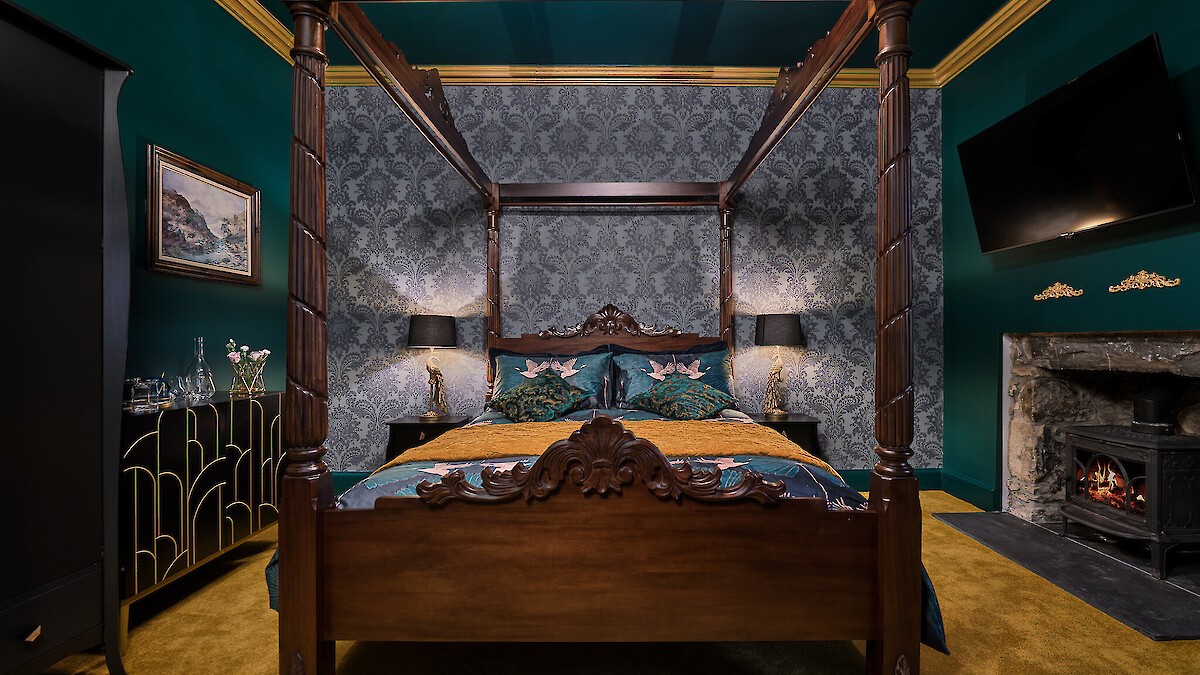 Emerald Bedroom