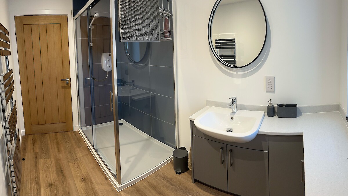 Spacious Shower Room